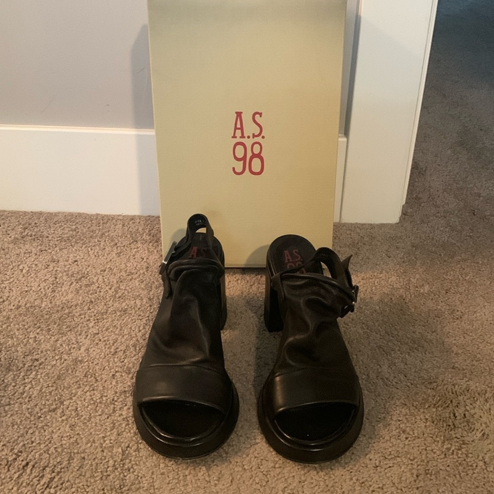 New in box A.S.98 Melvin sandal. Supple black leather. Fashion forward.Handmade.